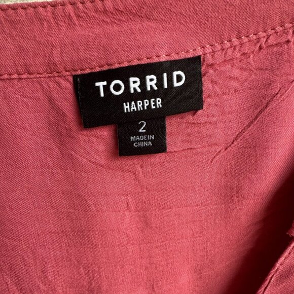 Torrid Harper Mauve 3/4 Roll Tab Sleeve Button Up Blouse Women's Size 2 (2X) - Picture 3 of 8